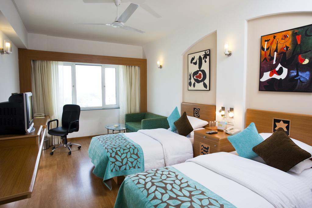 Lemon Tree Hotel, East Delhi Mall, Kaushambi Ghaziabad Extérieur photo