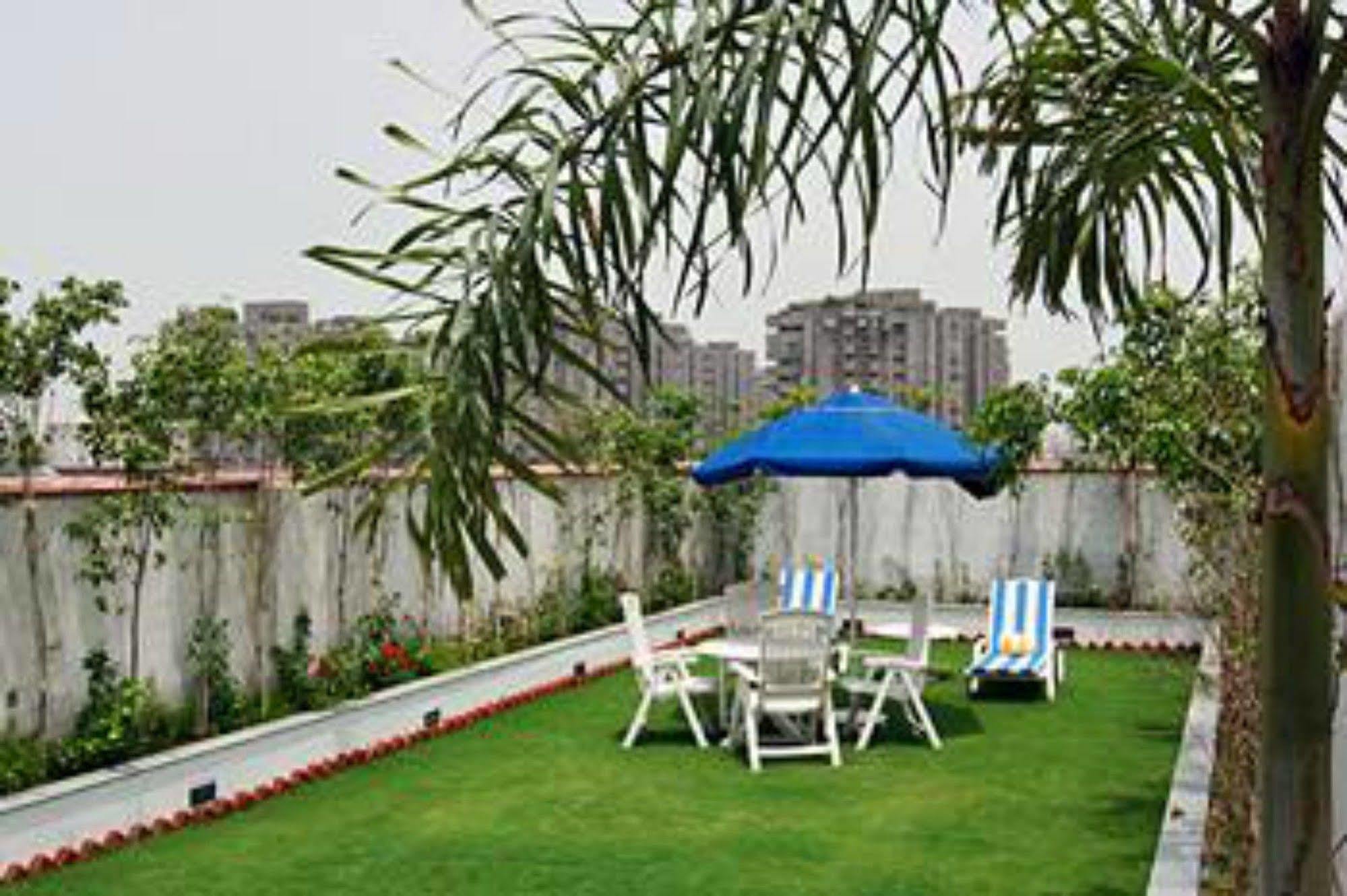 Lemon Tree Hotel, East Delhi Mall, Kaushambi Ghaziabad Extérieur photo