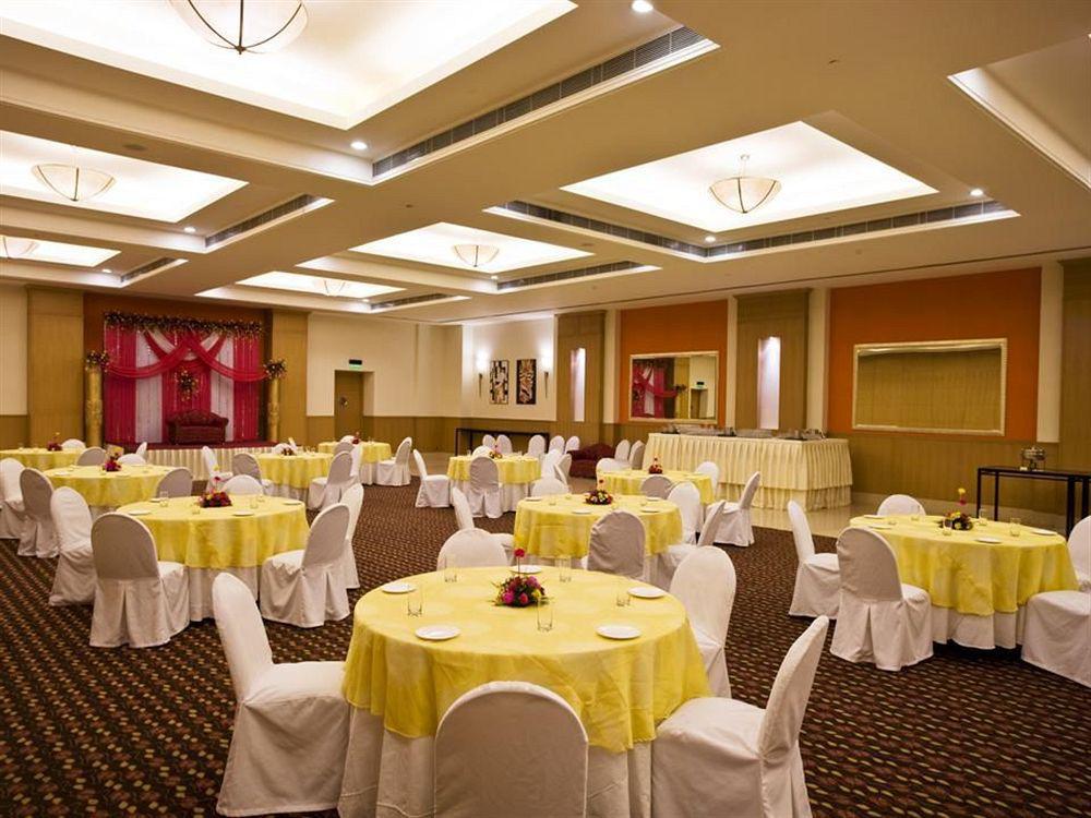 Lemon Tree Hotel, East Delhi Mall, Kaushambi Ghaziabad Extérieur photo